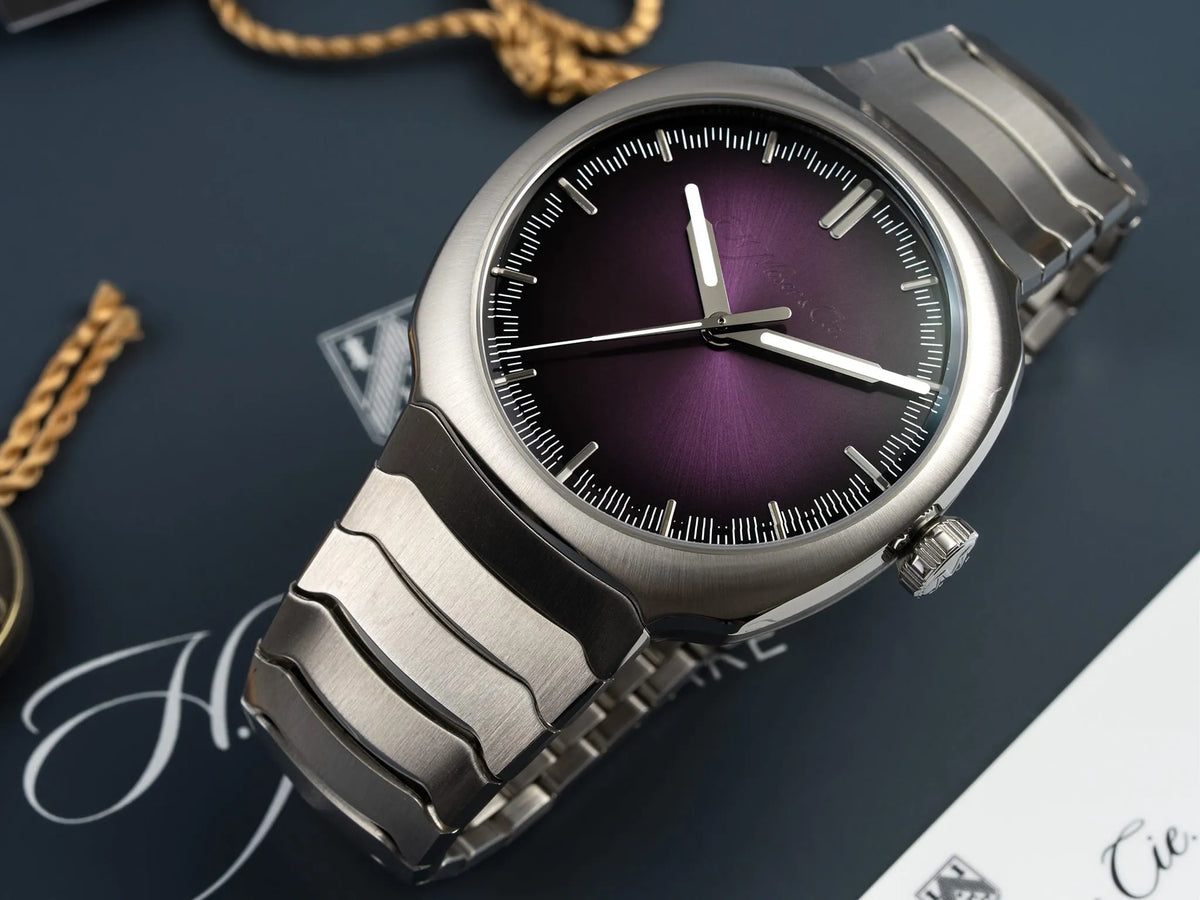 H. Moser & Cie. Streamliner Centre Seconds Purple Haze 6201-1201 Full Set