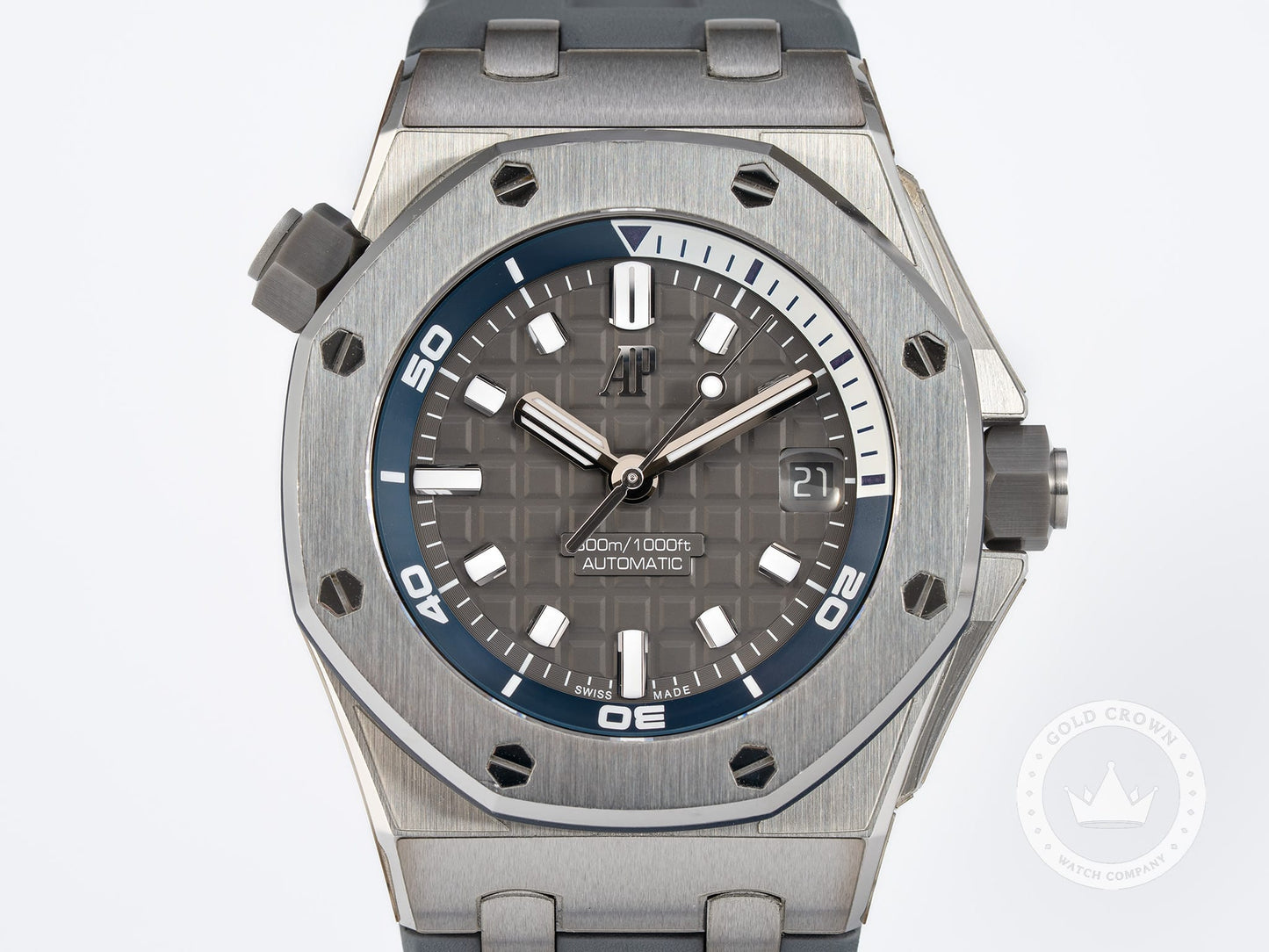 audemars-piguet-15720ST.OO.A009CA.01-sku-000621-1.jpg