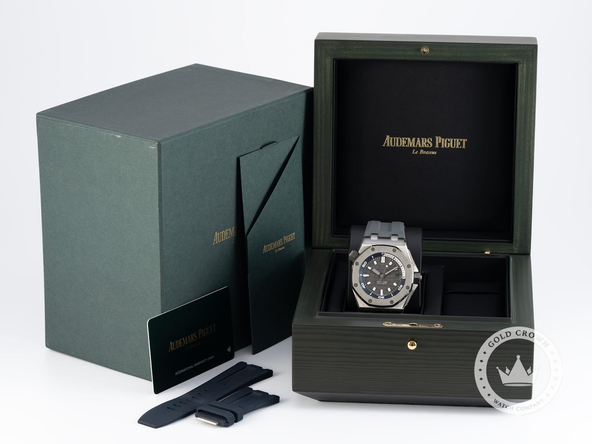 audemars-piguet-15720ST.OO.A009CA.01-sku-000621-6.jpg