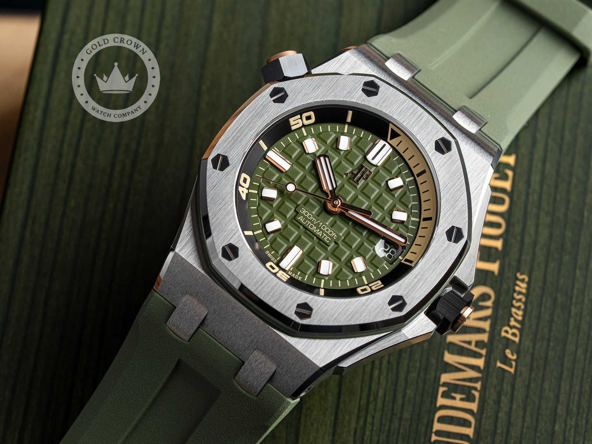 audemars-piguet-15720STOA052CA01-sku-000692-marketing-9.jpg