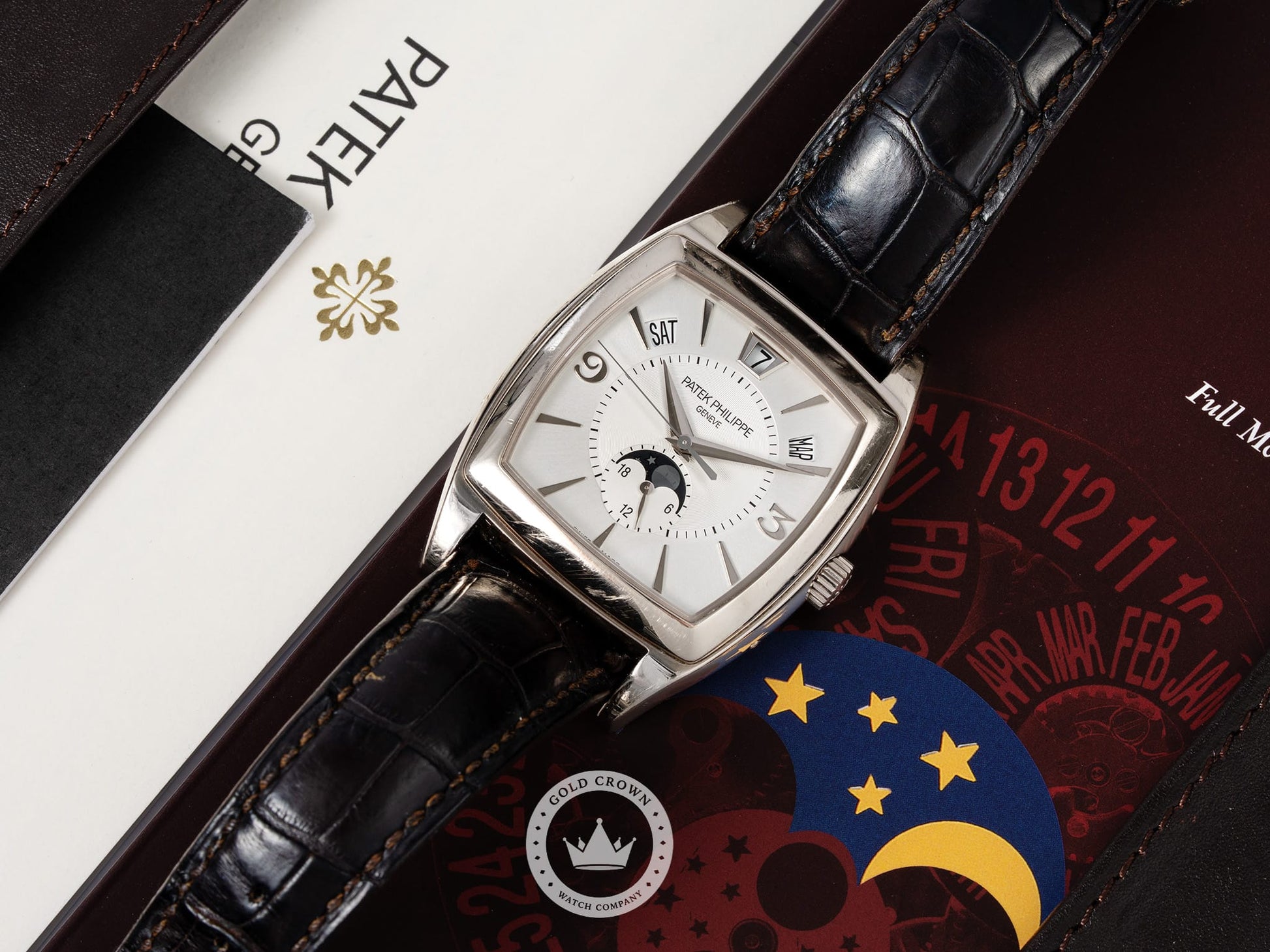 patek-philippe-5135G-001-sku-000930-marketing-9.jpg