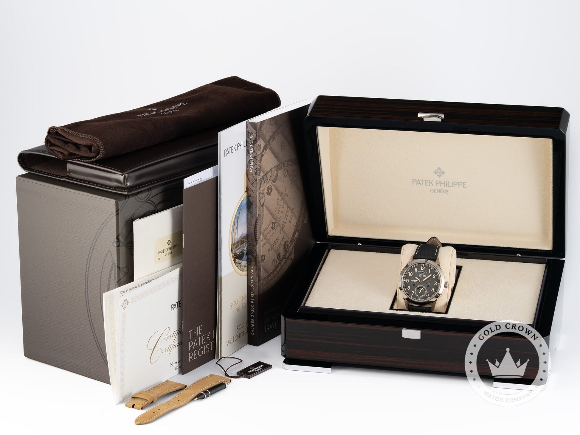 patek-philippe-5326g-001-sku-000627-6.jpg